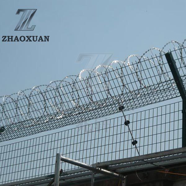 ZHAOXUAN Barbed Wire Fence Can Be Used In Many Places！
