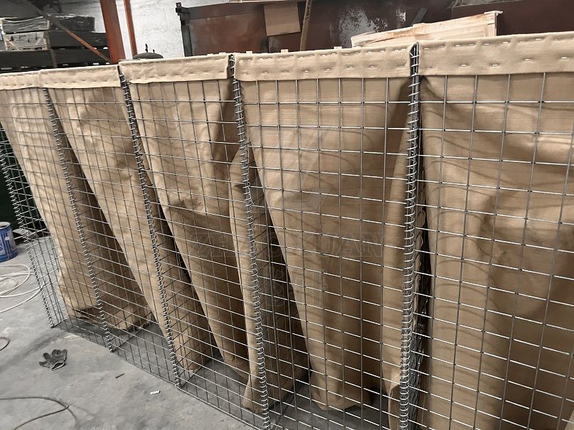 Wire mesh gabion box