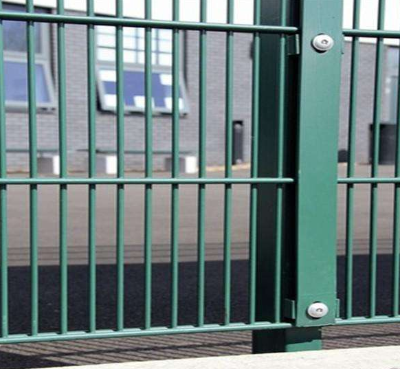 Double wire mesh fence