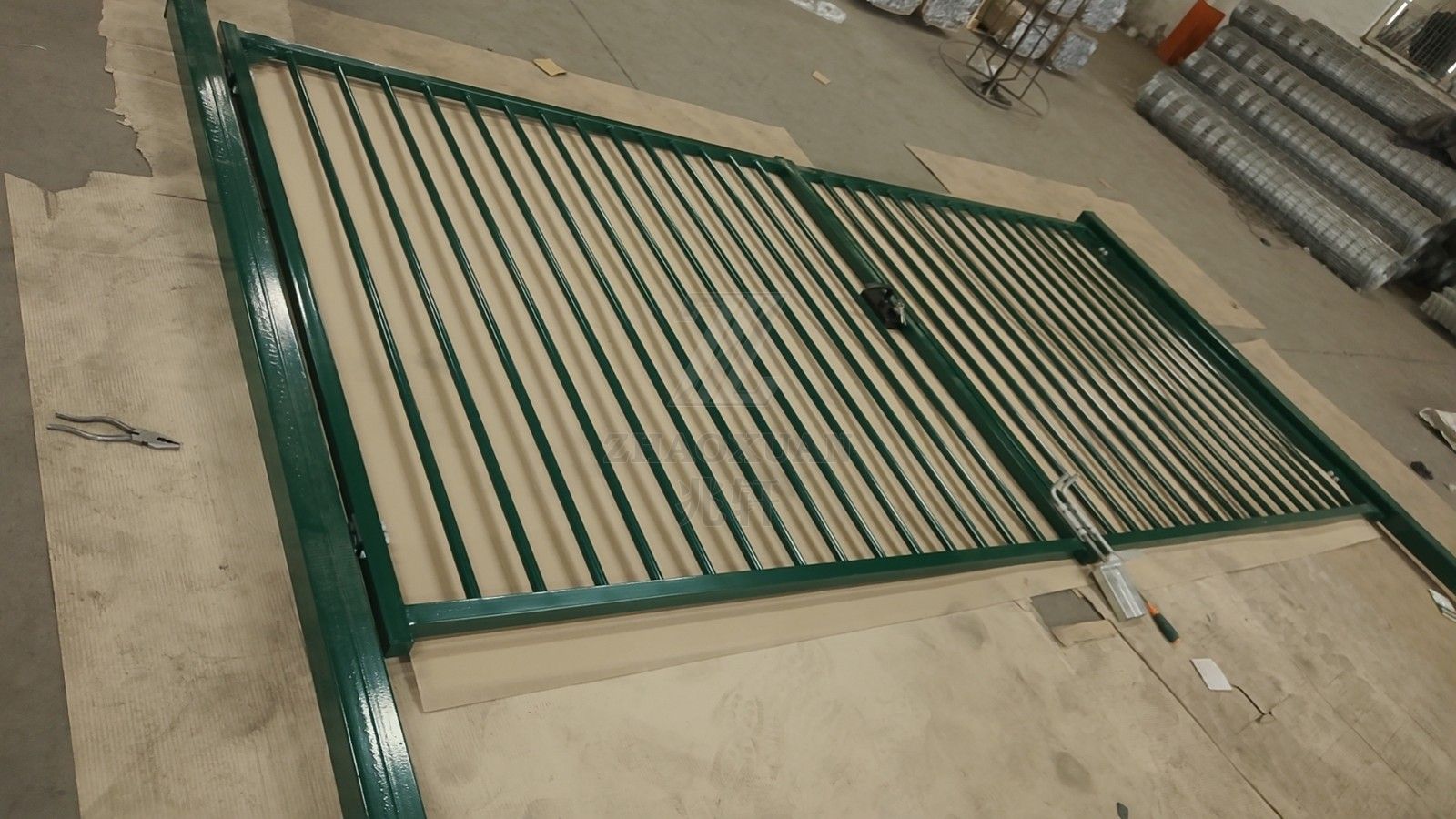 Swing Garden Gate